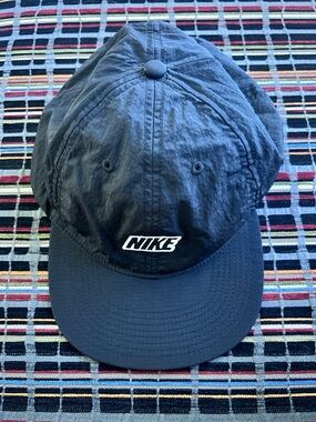 Nike club unstructured hat white/black size l/xl waterproof FB5369-010